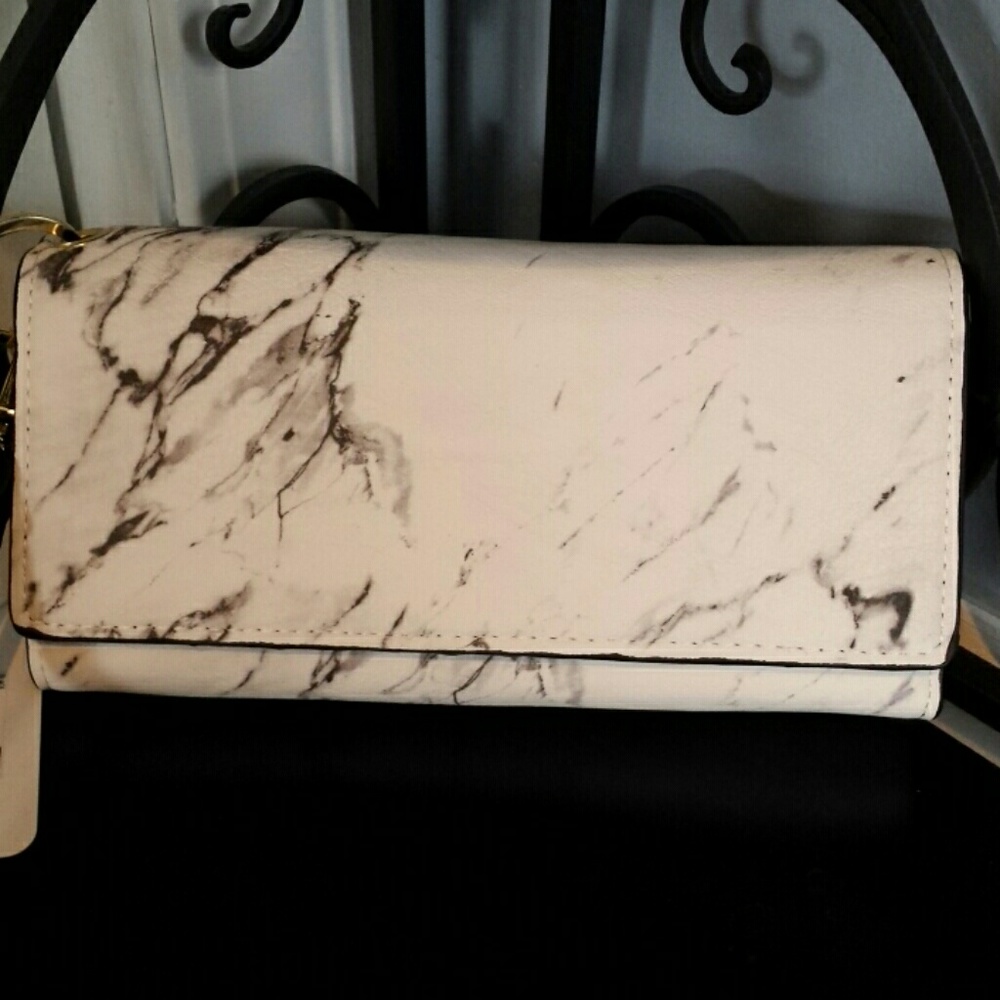 Black and white marble wallet